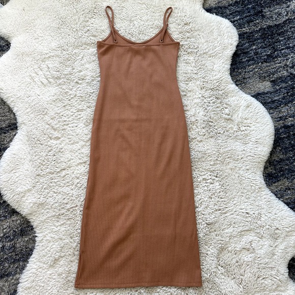 *NWOT* 2bella Brown Form Fitting Summer Button Slit Midi/Maxi Dress Womens Sz Sm - Picture 9 of 10